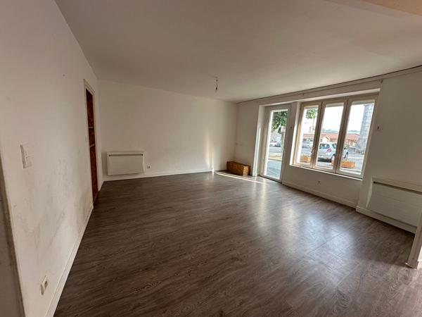 Maison Essertines En Donzy - Idéale 1er achat ou investissement 