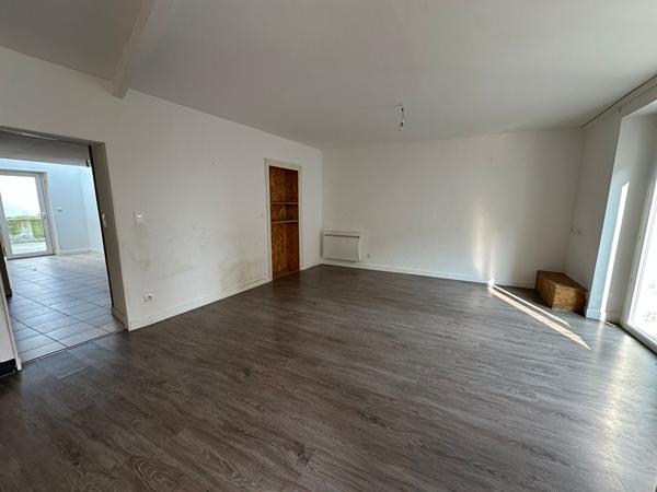 Maison Essertines En Donzy - Idéale 1er achat ou investissement 