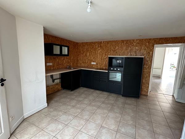 Maison Essertines En Donzy - Idéale 1er achat ou investissement 