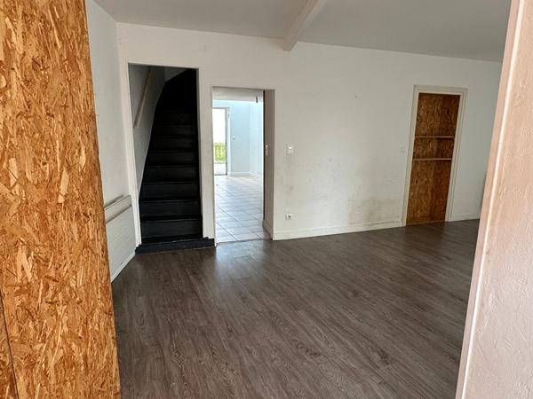 Maison Essertines En Donzy - Idéale 1er achat ou investissement 