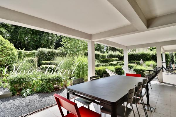Chatou limite Le Vesinet - Villa d'architecte 8 pièces - Jardin paysagé - Reception cathédrale