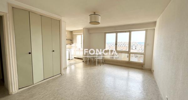 Location Studio meublé 34.96 m² - Roanne 42300