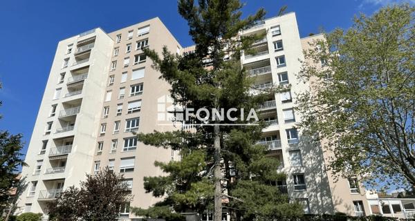 Location Studio meublé 34.96 m² - Roanne 42300