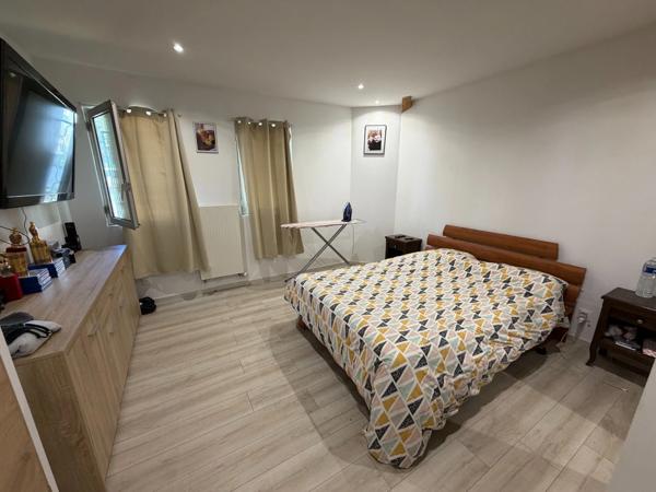 PLAIN-PIED DE 284M² DE SURFACE HABITABLE