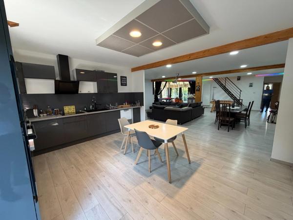 PLAIN-PIED DE 284M² DE SURFACE HABITABLE
