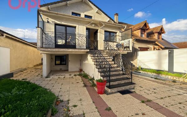 Maison à vendre    6 pièces • 201,77 m2 La Ville-du-Bois