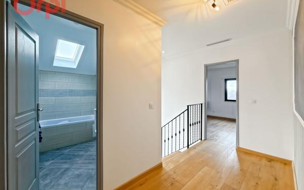 Maison à vendre    6 pièces • 201,77 m2 La Ville-du-Bois