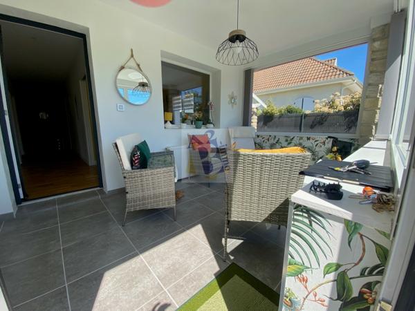 Vente maison de ville Soyaux (16800), 162.00m² avec 5 pièce(s) dont 3 chambre(s) sur 700.00m² de terrain. Agence Allard Brimeaud