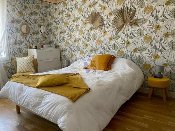 Vente maison de ville Soyaux (16800), 162.00m² avec 5 pièce(s) dont 3 chambre(s) sur 700.00m² de terrain. Agence Allard Brimeaud