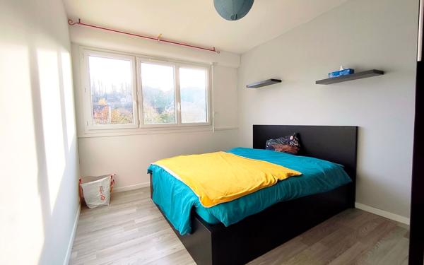 Appartement à vendre    3 pièces • 75 m2 Épône