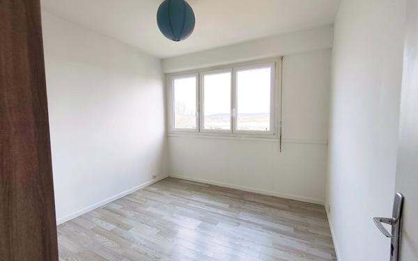 Appartement à vendre    3 pièces • 75 m2 Épône
