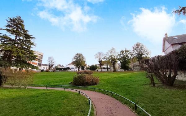 Appartement à vendre    3 pièces • 75 m2 Épône