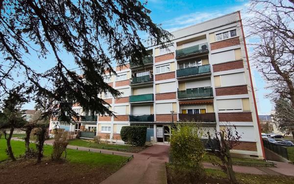 Appartement à vendre    3 pièces • 75 m2 Épône