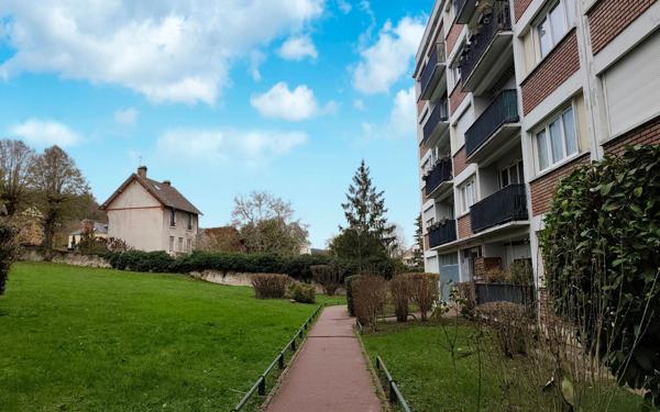 Appartement à vendre    3 pièces • 75 m2 Épône