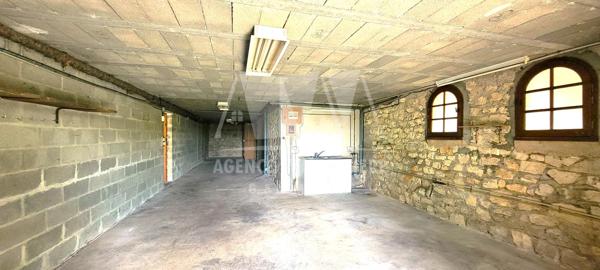 SOYAUX - SECTEUR LA CIGOGNE MAISON SUR SOUS-SOL DEMI ENTERRÉ 180 m² - TERRASSE, GARAGE, TERRAIN CLOS de 932 m²