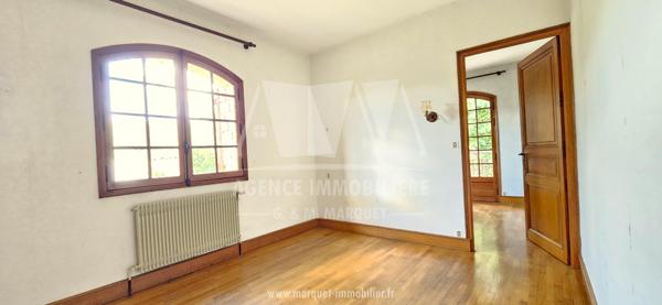 SOYAUX - SECTEUR LA CIGOGNE MAISON SUR SOUS-SOL DEMI ENTERRÉ 180 m² - TERRASSE, GARAGE, TERRAIN CLOS de 932 m²
