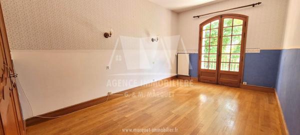 SOYAUX - SECTEUR LA CIGOGNE MAISON SUR SOUS-SOL DEMI ENTERRÉ 180 m² - TERRASSE, GARAGE, TERRAIN CLOS de 932 m²