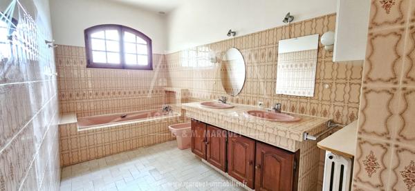 SOYAUX - SECTEUR LA CIGOGNE MAISON SUR SOUS-SOL DEMI ENTERRÉ 180 m² - TERRASSE, GARAGE, TERRAIN CLOS de 932 m²