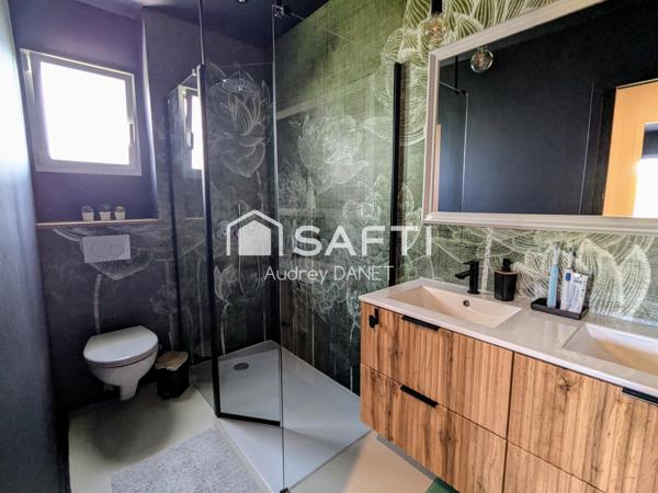 Maison de 2024, 5 chambres, garage et piscine