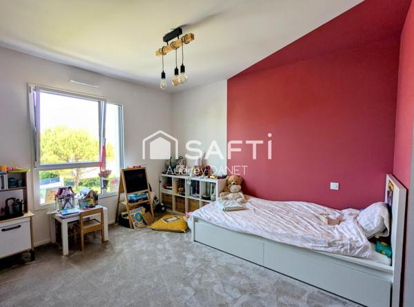 Maison de 2024, 5 chambres, garage et piscine