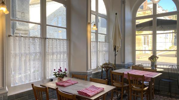 Magnifique Hôtel particulier - Bar - Restaurant à L'ISLE SUR SEREIN (89)