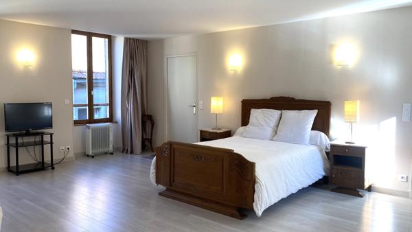 Magnifique Hôtel particulier - Bar - Restaurant à L'ISLE SUR SEREIN (89)