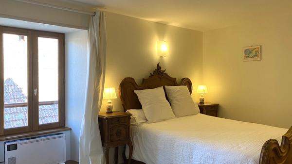 Magnifique Hôtel particulier - Bar - Restaurant à L'ISLE SUR SEREIN (89)