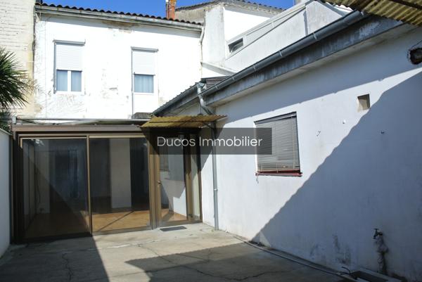 Maison de ville avec un extérieur