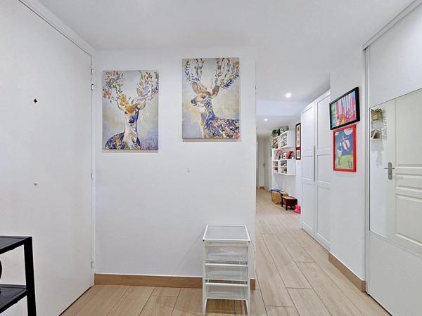 Vente                                                      Appartement
                        
                     4 pièces                                         à Cannes