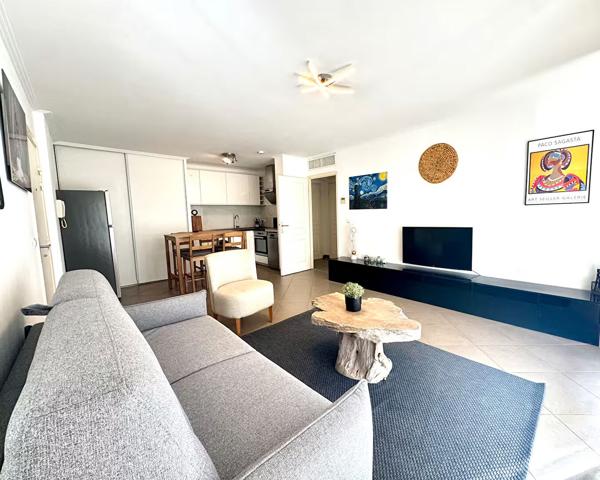 Appartement 2 pièces meublé à louer en rez-de-jardin à Antibes - Rabiac Estagnol
