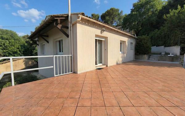 Maison à vendre    4 pièces •  Nîmes