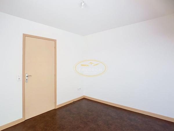 APPARTEMENT T5 AVEC ENTRÉE INDÉPENDANTE - CENTRE VILLE DE SA Saint-mihiel APPARTEMENT T5 AVEC ENTRÉE INDÉPENDANTE - CENTRE VILLE DE SA Saint-mihiel