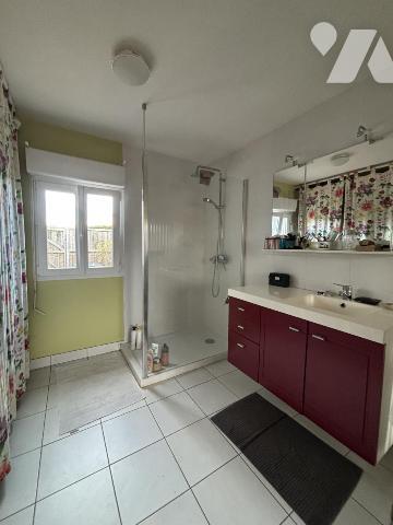 PLOEMEUR  MAISON de 151 m² habitable sur terrain de  620 m² libre en mai 2026