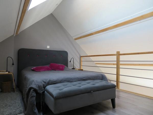 EN EXCLUSIVITE, situé secteur Petit RONCHIN, je suis une charmante maison avec une mitoyenneté de 116M² habitable (12…