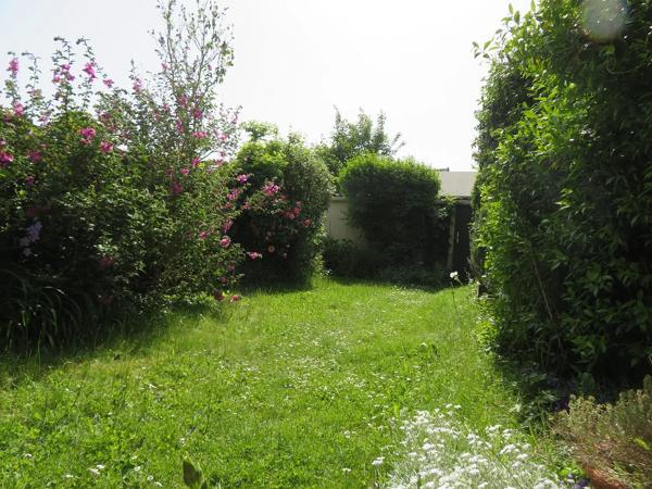 EN EXCLUSIVITE, situé secteur Petit RONCHIN, je suis une charmante maison avec une mitoyenneté de 116M² habitable (12…