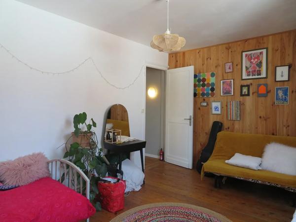 EN EXCLUSIVITE, situé secteur Petit RONCHIN, je suis une charmante maison avec une mitoyenneté de 116M² habitable (12…