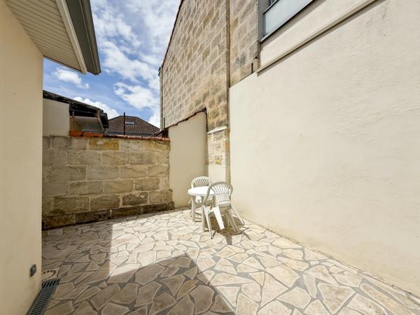 BORDEAUX SAINT-GENÈS – SUPERBE ÉCHOPPE MEUBLÉE AVEC GRANDE TERRASSE ENSOLEILLÉE