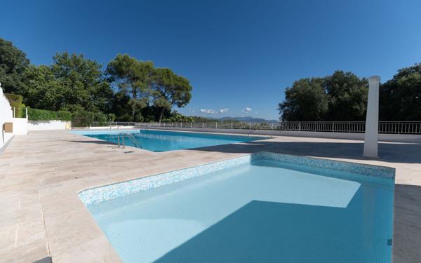 Maison à vendre    5 pièces • 101,36 m2 Villeneuve-Loubet