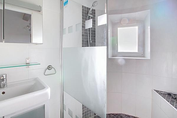 A VENDRE EN EXCLUSIVITE ! Propriété sur LORGUES avec maison, studio et dépendance - Proche village