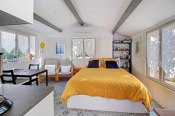 A VENDRE EN EXCLUSIVITE ! Propriété sur LORGUES avec maison, studio et dépendance - Proche village