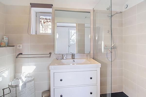 A VENDRE EN EXCLUSIVITE ! Propriété sur LORGUES avec maison, studio et dépendance - Proche village