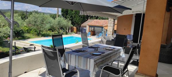 A VENDRE EN EXCLUSIVITE ! Propriété sur LORGUES avec maison, studio et dépendance - Proche village