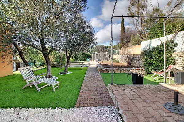 A VENDRE EN EXCLUSIVITE ! Propriété sur LORGUES avec maison, studio et dépendance - Proche village