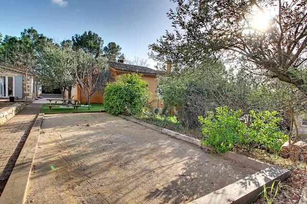 A VENDRE EN EXCLUSIVITE ! Propriété sur LORGUES avec maison, studio et dépendance - Proche village