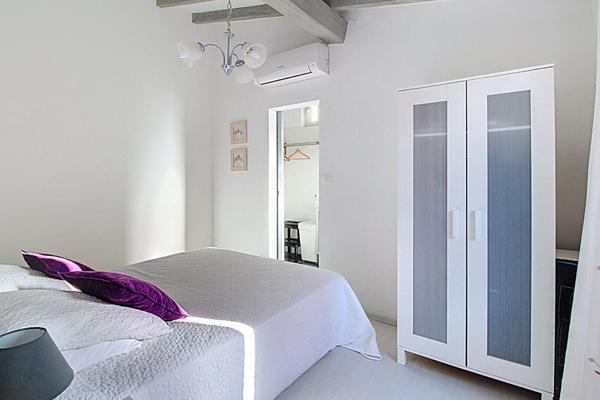 A VENDRE EN EXCLUSIVITE ! Propriété sur LORGUES avec maison, studio et dépendance - Proche village