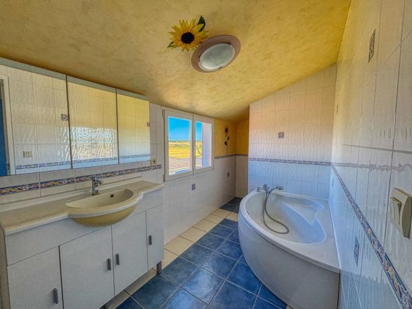 17920 BREUILLET Maison familiale à Breuillet dans un environnement calme