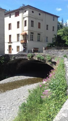 Ganges (34190) Ancienne filature à soie, gites, maison d’hôtes au cœur du parc national des Cévennes.