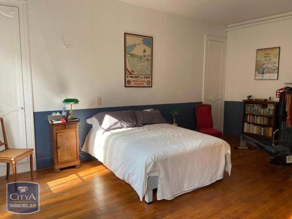 Appartement à louer 4 pièces 161.42m²