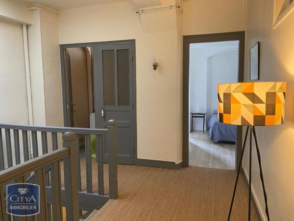 Appartement à louer 4 pièces 161.42m²