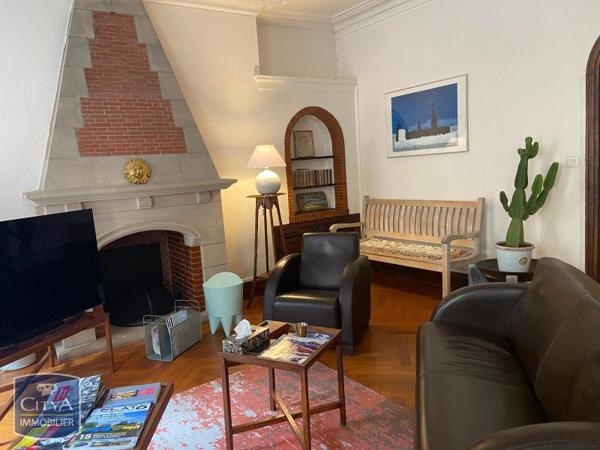 Appartement à louer 4 pièces 161.42m²